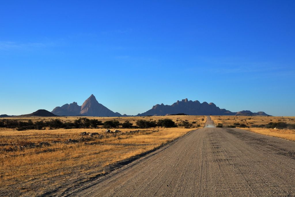 Route vers Spitzkoppe en Namibie