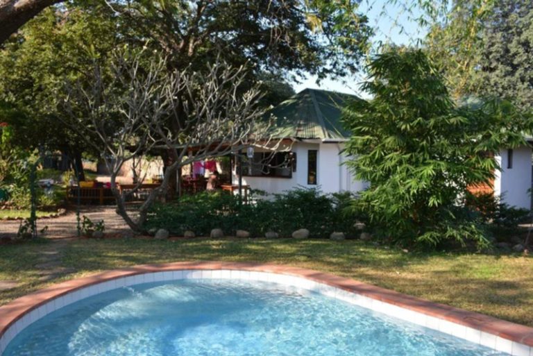 Piscine kamunjila lodge