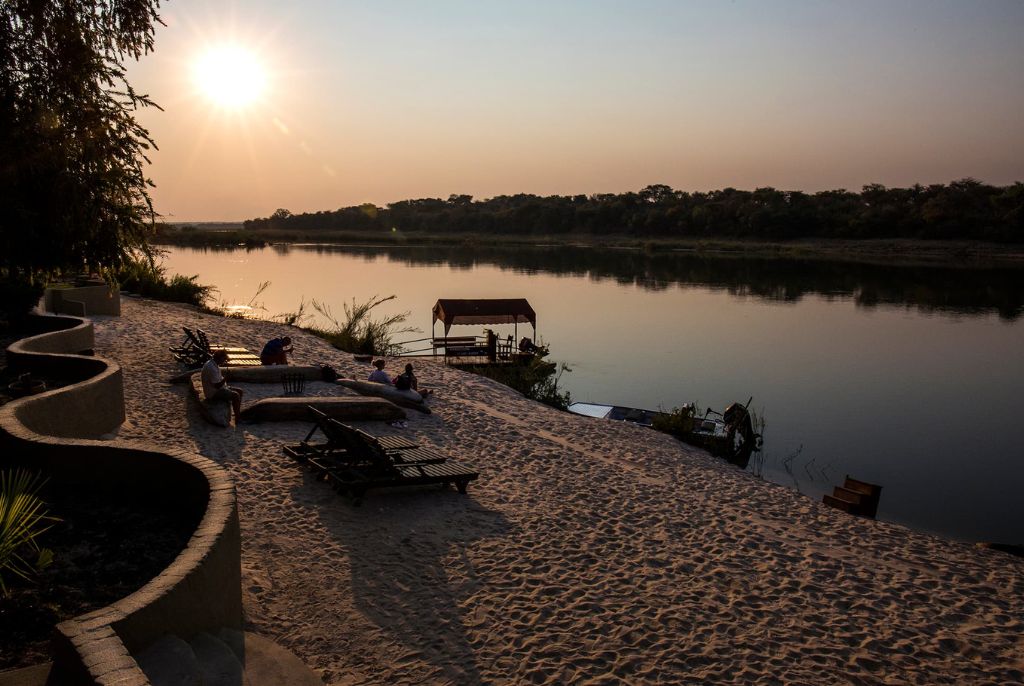 Plage hakusembe river lodge